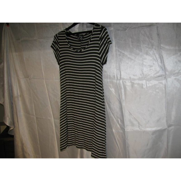 TMJ Black/white, assymetric hem, tshirt tunic SZ L - Picture 2 of 9